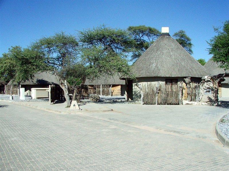 Halali Camp Hotel Etosha Bagian luar foto