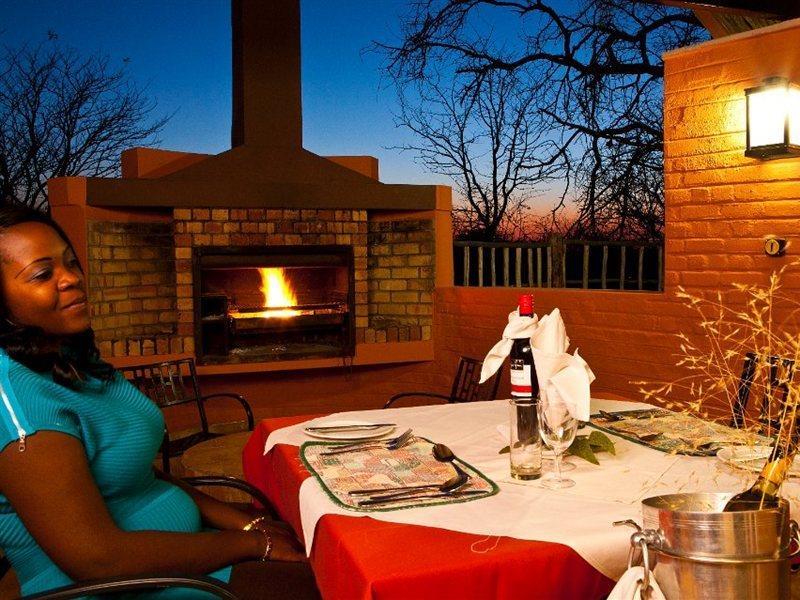 Halali Camp Hotel Etosha Bagian luar foto